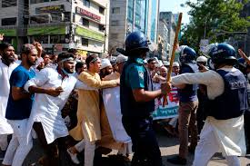 De moslims in India staan op voor de Eer van de Profeet (saw)