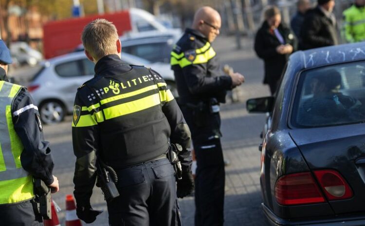 In reactie op het hoofddoekverbod bij de politie